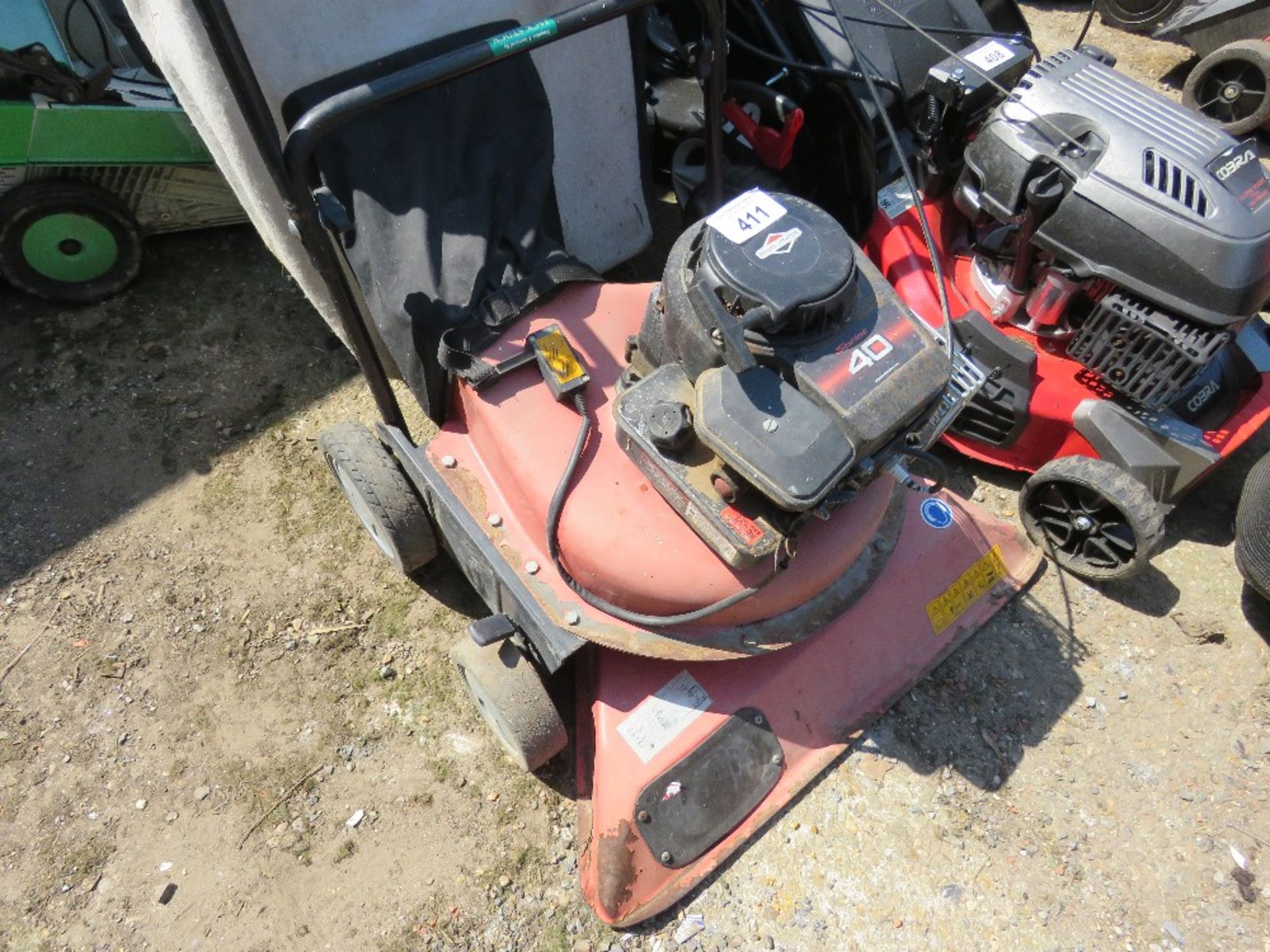 PETROL ENGINED LEAF VACUUM TROLLEY. THIS LOT IS SOLD UNDER THE AUCTIONEERS MARGIN SCHEME, THEREFO