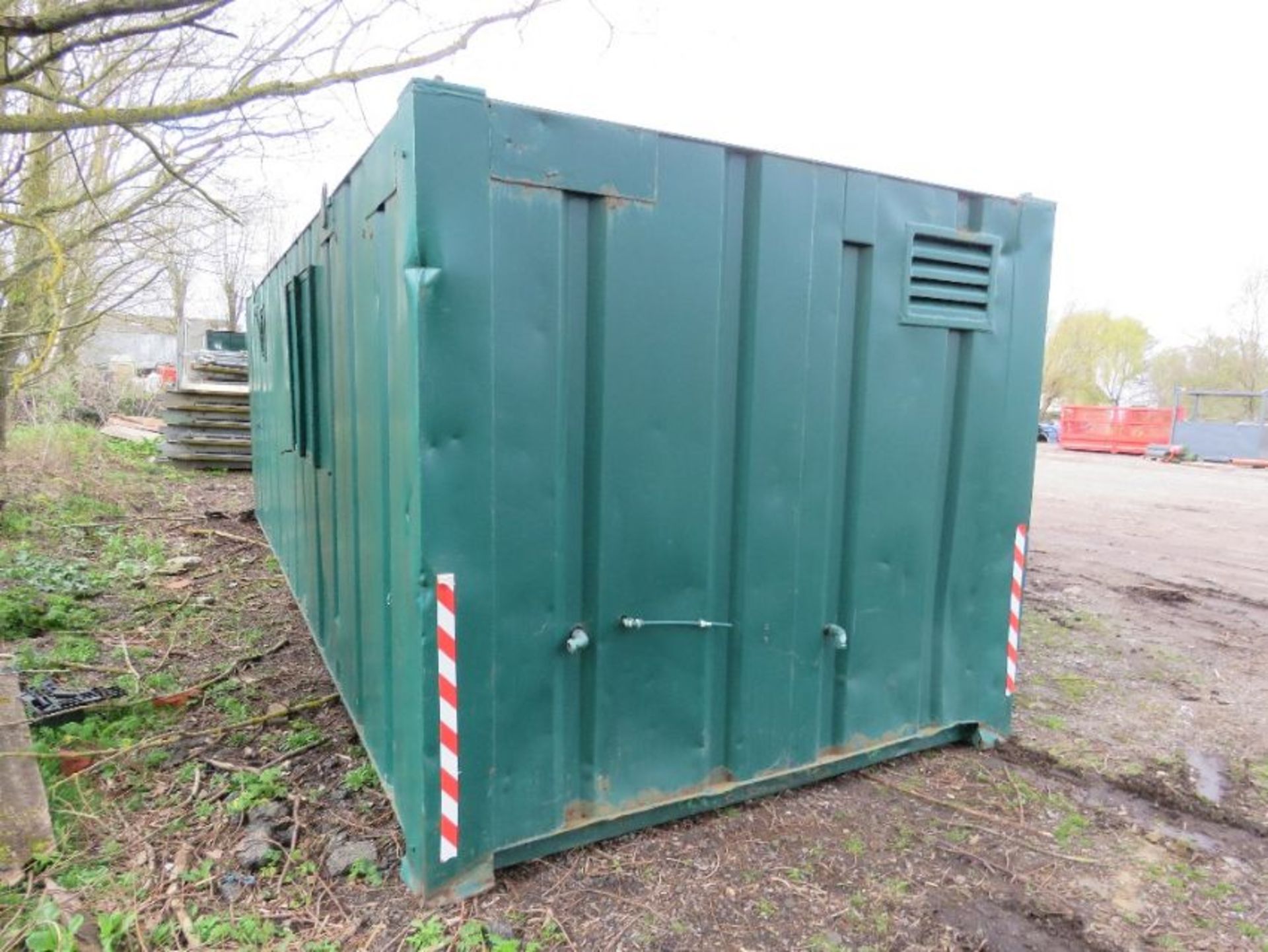 SECURE WELFARE CABIN, 32FT LENGTH X 10FT WIDTH APPROX WITH STEPHILL 10KVA GENERATOR - Image 2 of 18