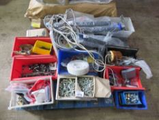 LARGE QUANTITY OF ASSORTED BOLTS, FIXINGS AND SUNDRIES.