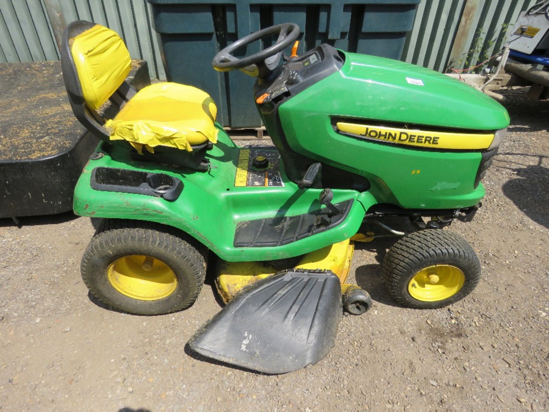 JOHN DEERE X320 PETROL RIDE ON MOWER, 756 REC HOURS. RUNS AND DRIVES BUT MOWERS NOT ENGAGING...NO BE - Image 6 of 11