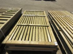 3 X WOODEN FENCE PANELS: 3FT X 6FT APPROX SIZE.