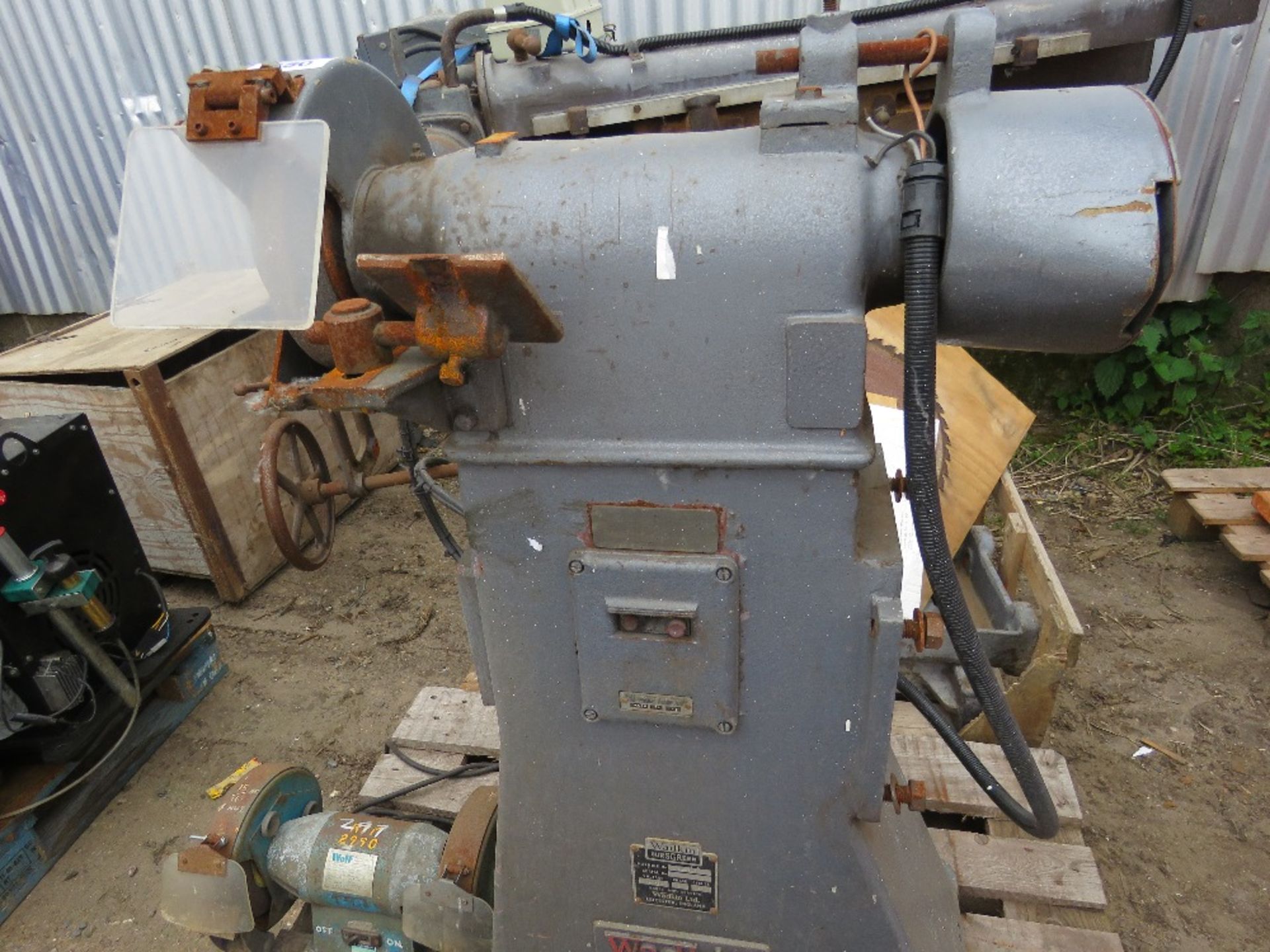 PILLAR GRINDER PLUS A BENCH GRINDER. SOURCED FROM DEPOT CLOSURE. - Image 2 of 5