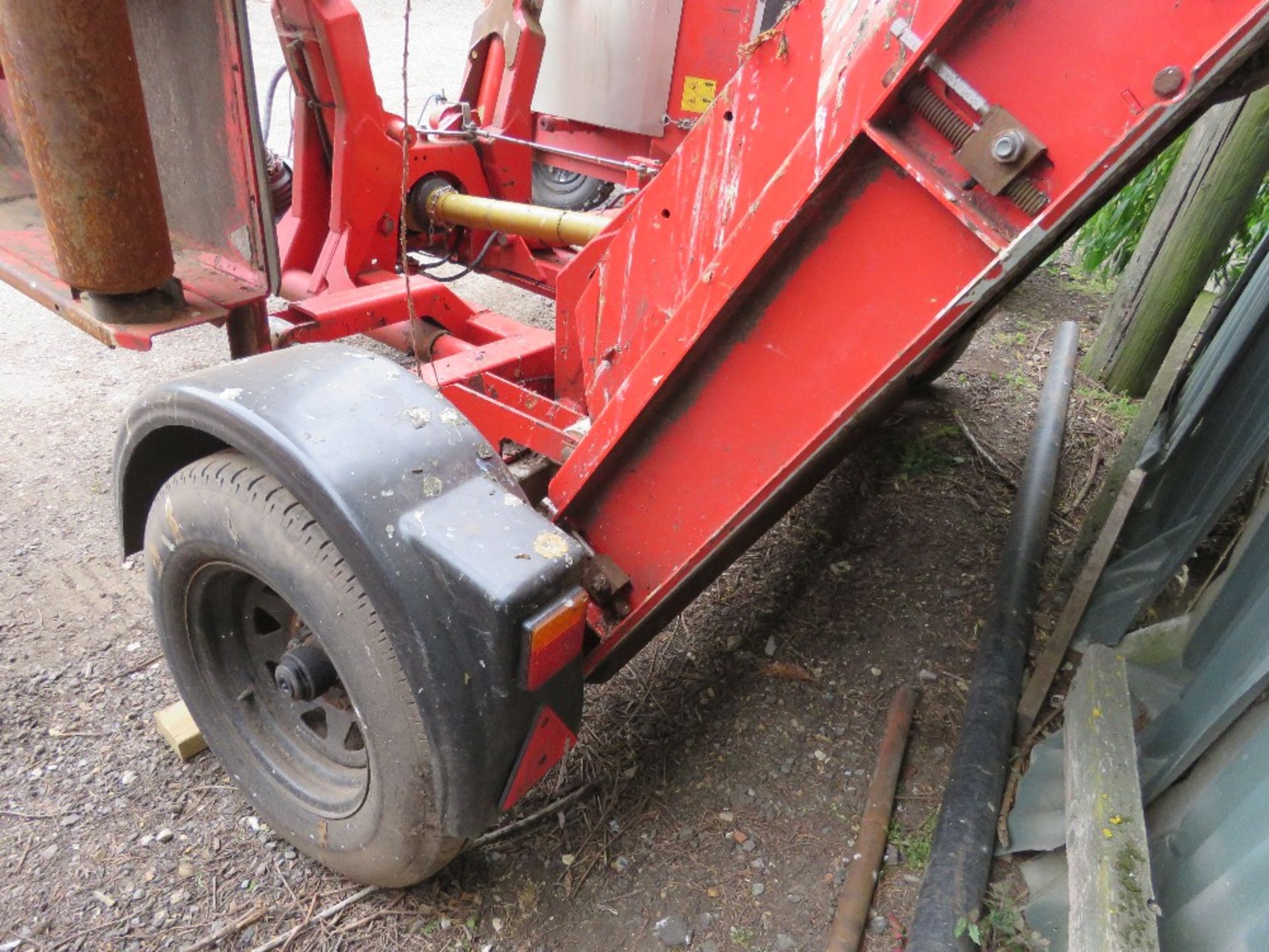 TRIMAX 728-610-400 BATWING TYPE ROLLER MOWER, YEAR 2017. PEGASUS S3 HEADS. NB: REQUIRES REPAIR TO CH - Image 8 of 13