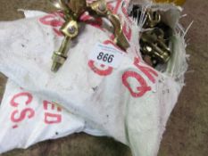 2 BAGS CONTAINING DOUBLE COUPLER SCAFFOLD CLIPS UNUSED, 50NO IN TOTAL.