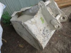 EXCAVATOR MOUNTED CONCRETE POURING CHUTE / BUCKET, 65MM PINS.