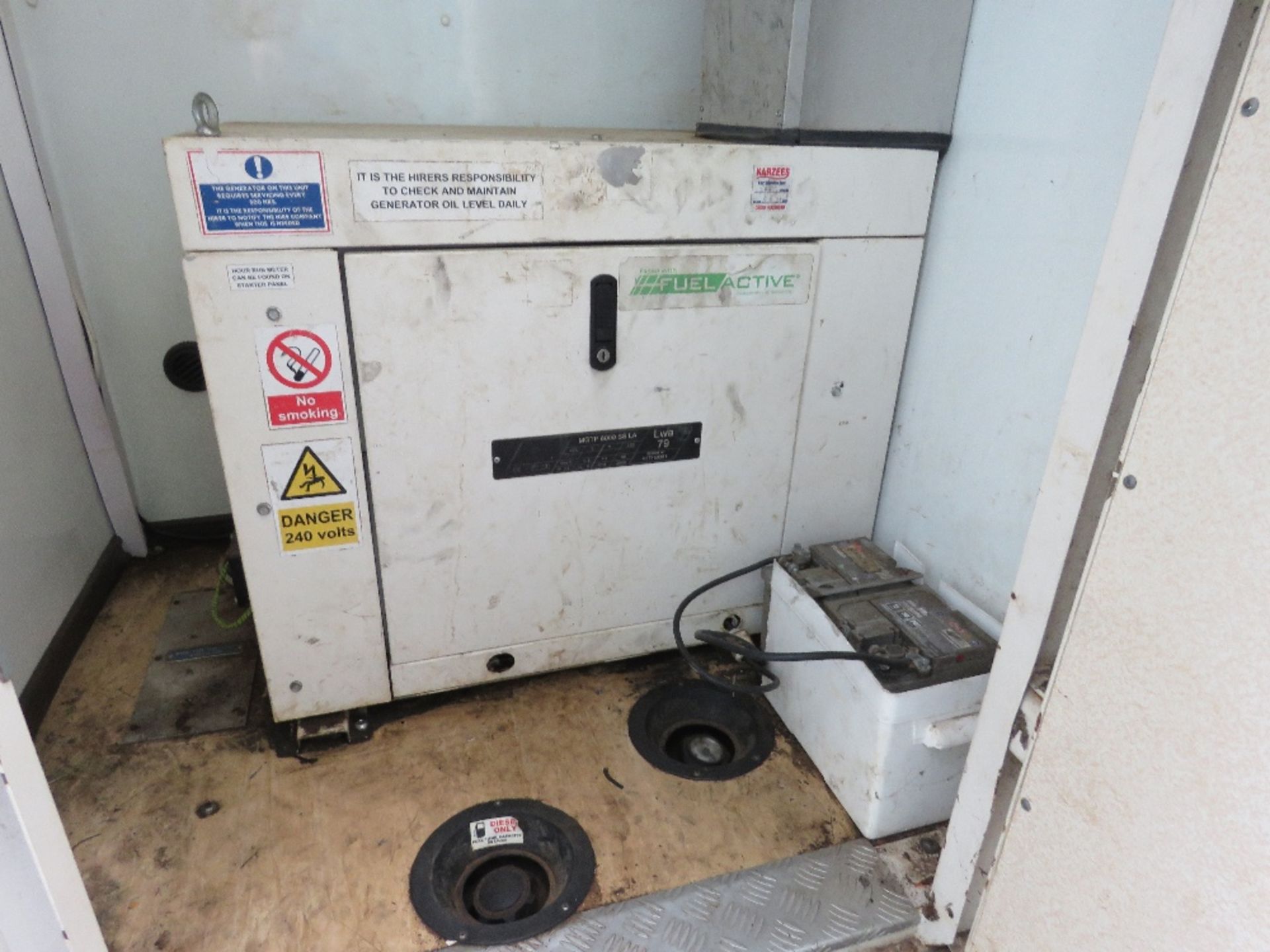 GROUNDHOG GP360 TOWED WELFARE UNIT, YEAR 2015. WITH DRYING/GENERATOR ROOM, TOILET AND CANTEEN AREA. - Image 18 of 23