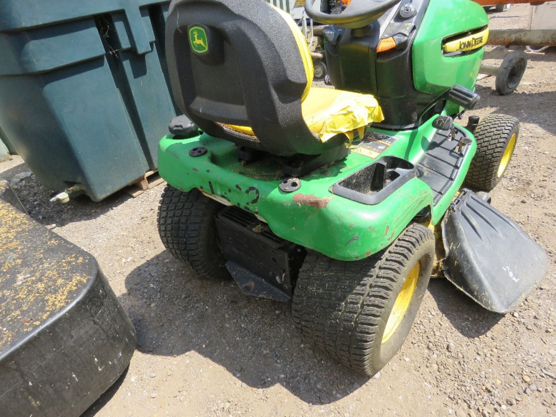 JOHN DEERE X320 PETROL RIDE ON MOWER, 756 REC HOURS. RUNS AND DRIVES BUT MOWERS NOT ENGAGING...NO BE - Image 3 of 11