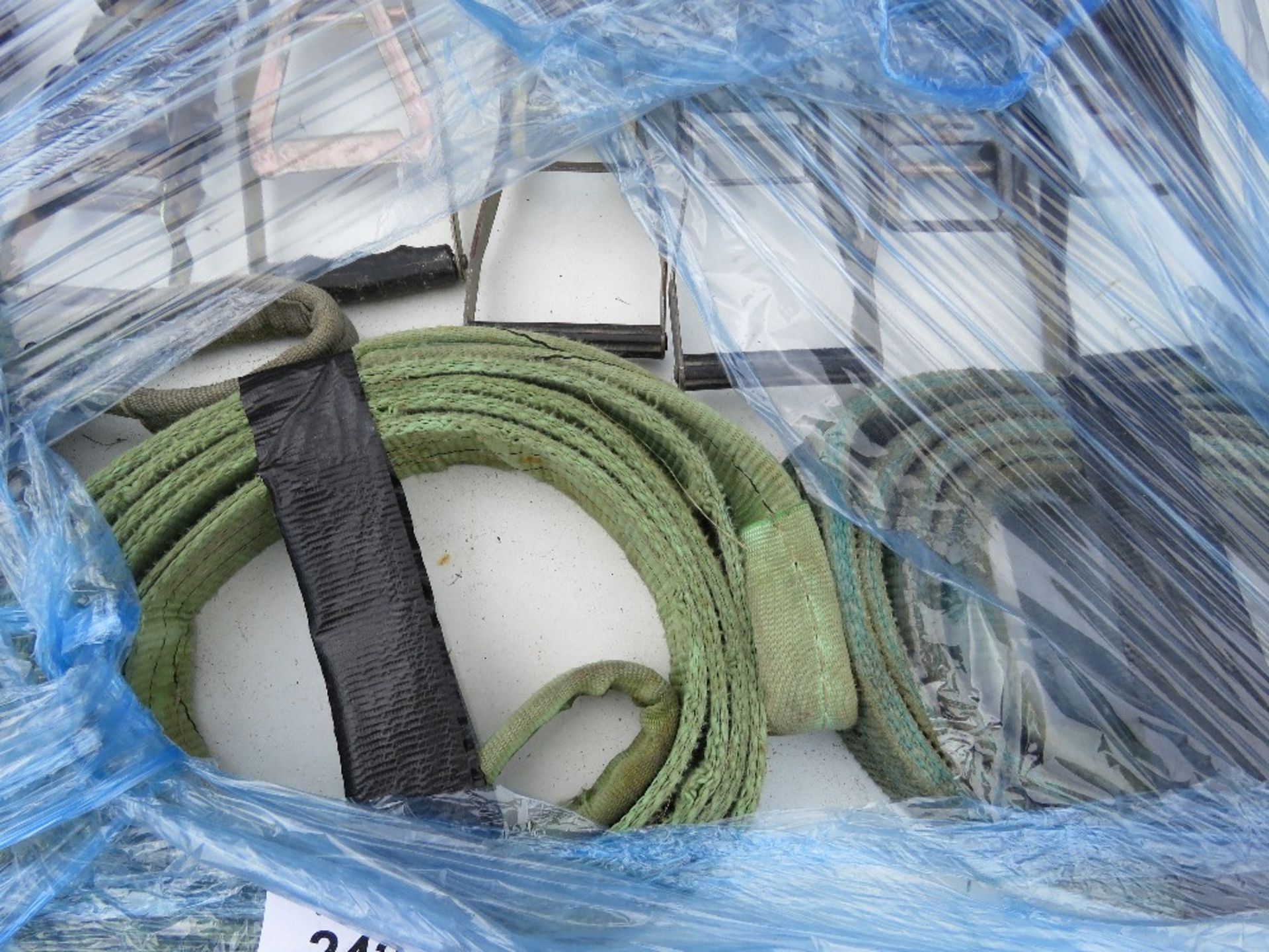 RATCHET STRAPS & SLINGS. THIS LOT IS SOLD UNDER THE AUCTIONEERS MARGIN SCHEME, THEREFORE NO VAT W - Image 2 of 4