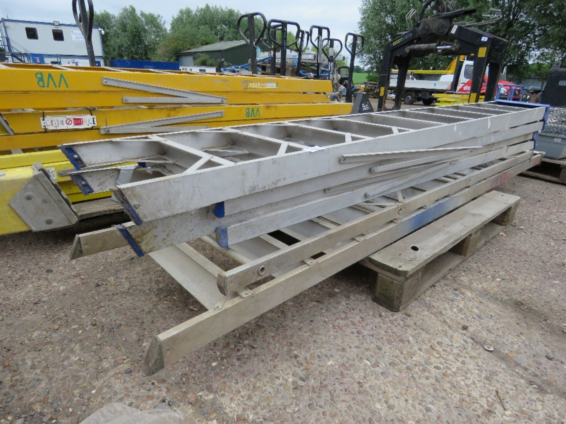 3NO SETS OF ALUMINIUM STEP LADDERS. THIS LOT IS SOLD UNDER THE AUCTIONEERS MARGIN SCHEME, THEREFO