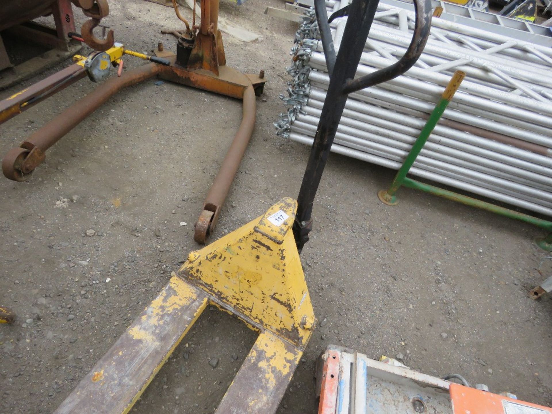 1 X HYDRAULIC PALLET TRUCKS. - Image 2 of 2