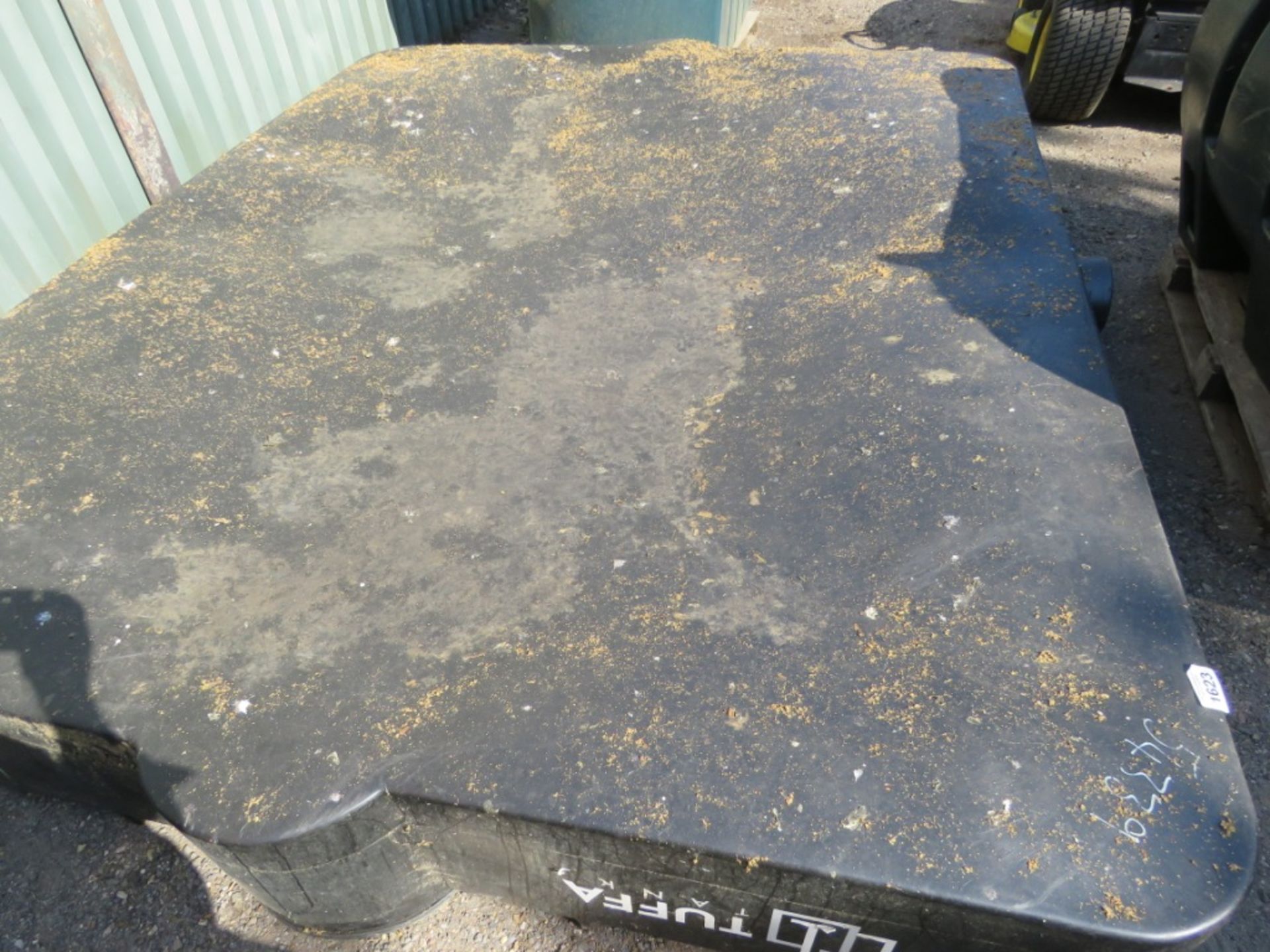 TUFFA FLAT TANK, 8FT X 9FT APPROX. - Image 3 of 3