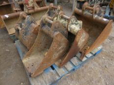 5NO ASSORTED EXCAVATOR BUCKETS ON 35MM PINS: 600MM, 450MM (2), 300MM (2) WIDTH APPROX. THIS LOT I