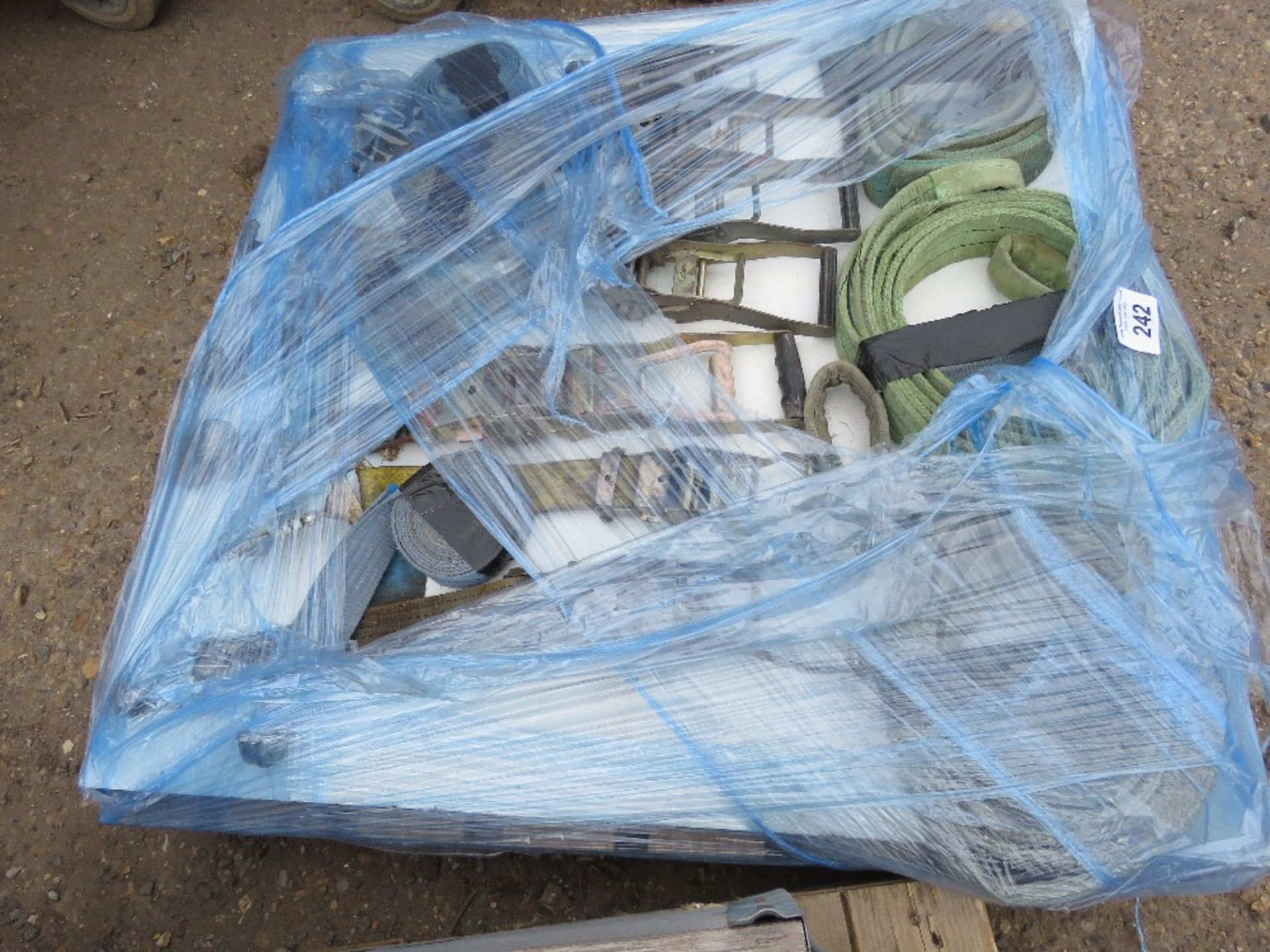 RATCHET STRAPS & SLINGS. THIS LOT IS SOLD UNDER THE AUCTIONEERS MARGIN SCHEME, THEREFORE NO VAT W - Image 4 of 4