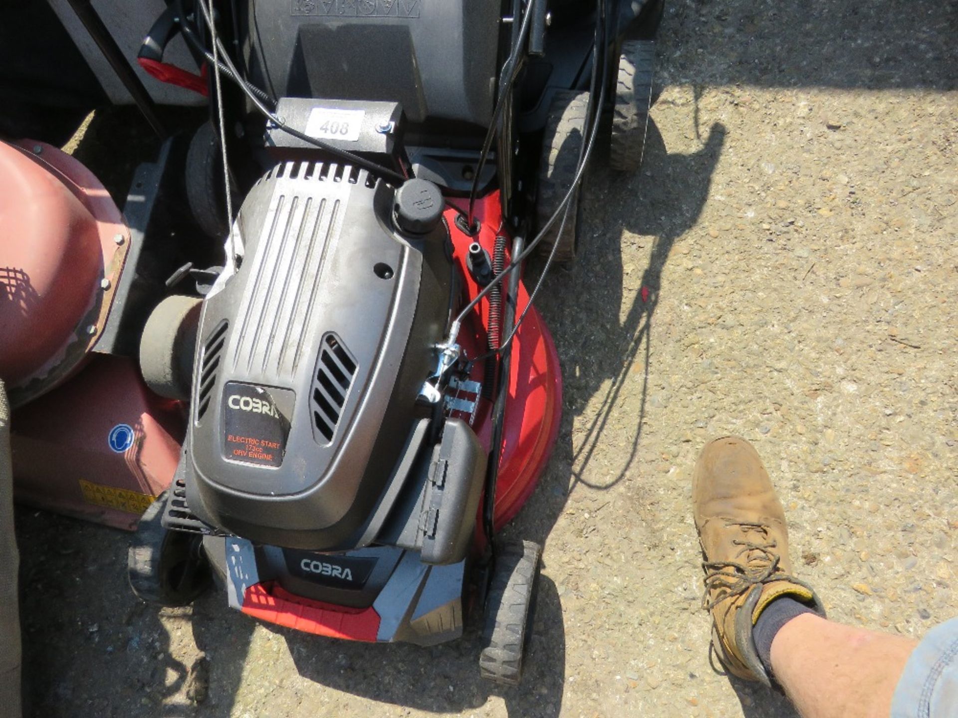 COBRA HEAVY DUTY PETROL ENGINED LAWNMOWER, WITH COLLECTOR. THIS LOT IS SOLD UNDER THE AUCTIONEERS - Image 3 of 3