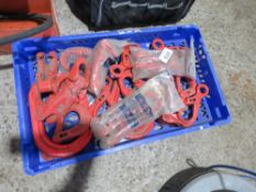 QUANTITY OF ASSORTED UNUSED LIFTING CHAIN ENDS, HOOKS AND FITTINGS.
