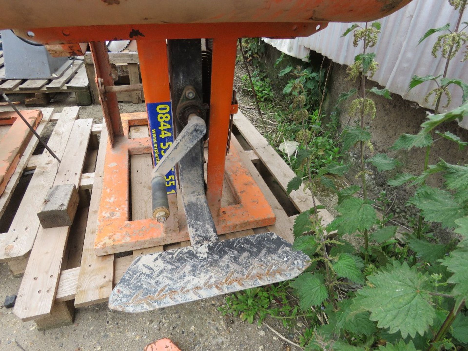 REDBAND 110 VOLT SLAB CUTTING SAWBENCH. - Image 3 of 5