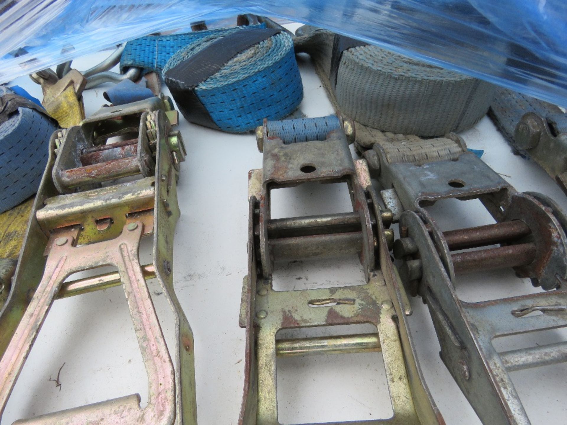 RATCHET STRAPS & SLINGS. THIS LOT IS SOLD UNDER THE AUCTIONEERS MARGIN SCHEME, THEREFORE NO VAT W - Image 3 of 4