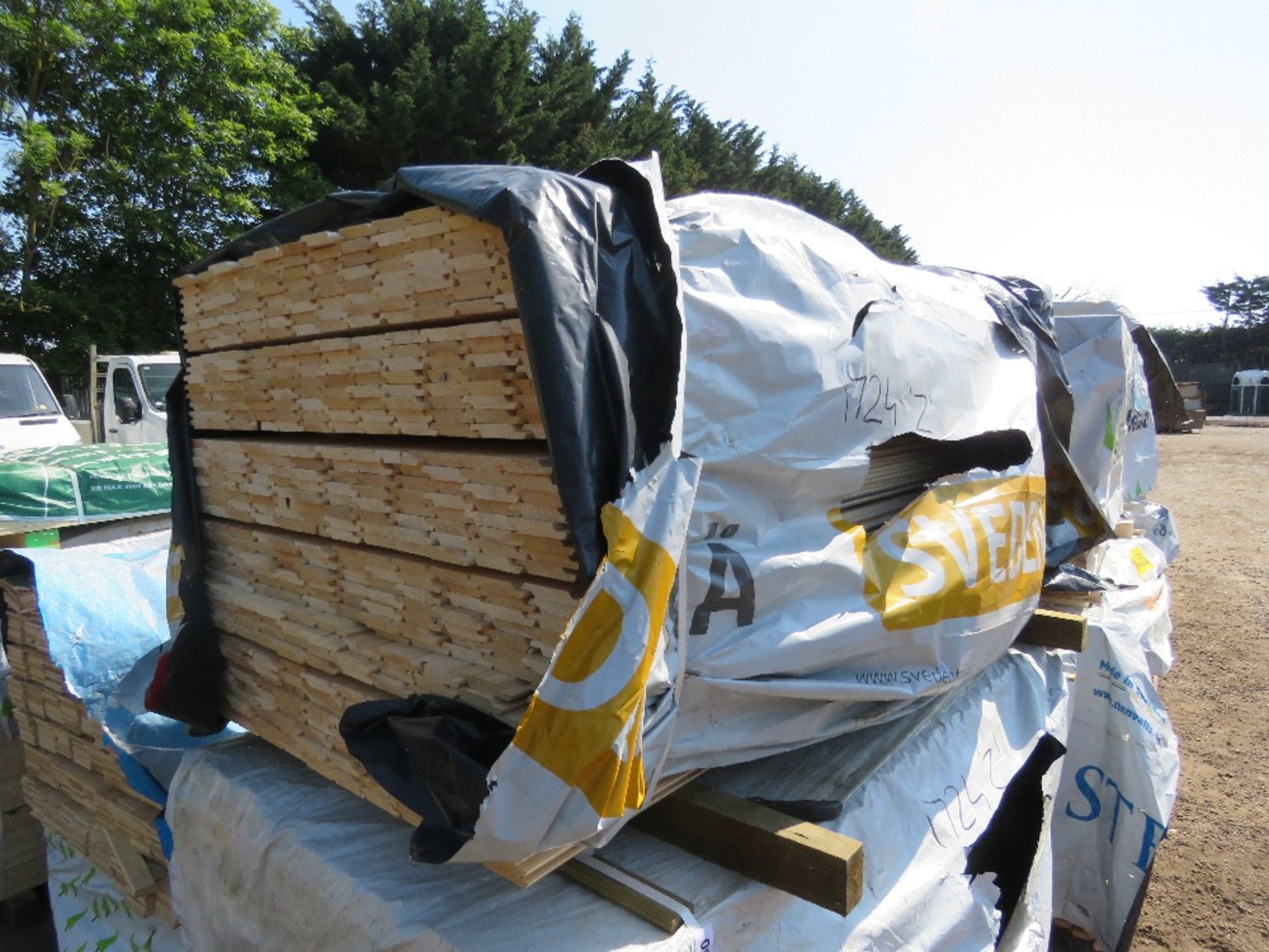 LARGE PACK OF UNTREATED SHIPLAP TIMBER CLADDING: 1.72M X 100MM APPROX. - Image 4 of 4