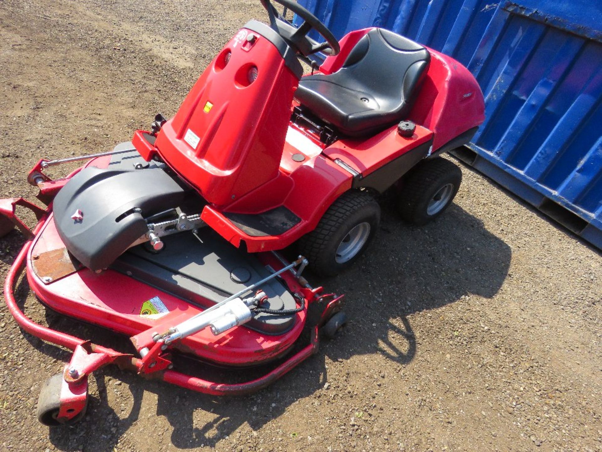 COUNTAX 4WD RIDE ON MOWER WITH OUTFRONT DECK, 394 REC HOURS, 25HP ENGINE. FINE ELECTRIC ADJUSTMENT O