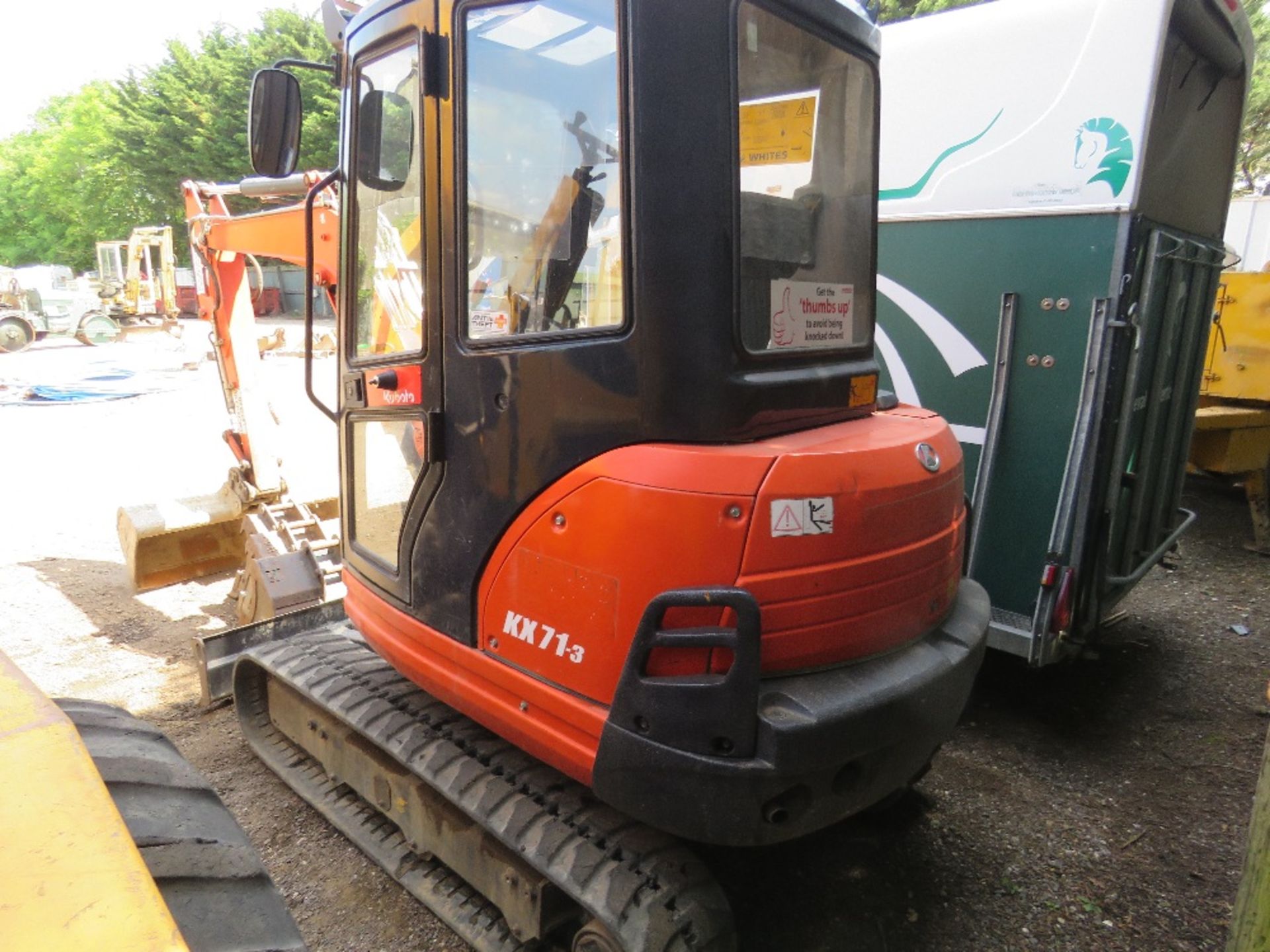 KUBOTA KX71-3 RUBBER TRACKED EXCAVATOR, YEAR 2017 BUILD WITH SET OF 4NO BUCKETS PLUS A MANUAL QUICK - Image 8 of 15