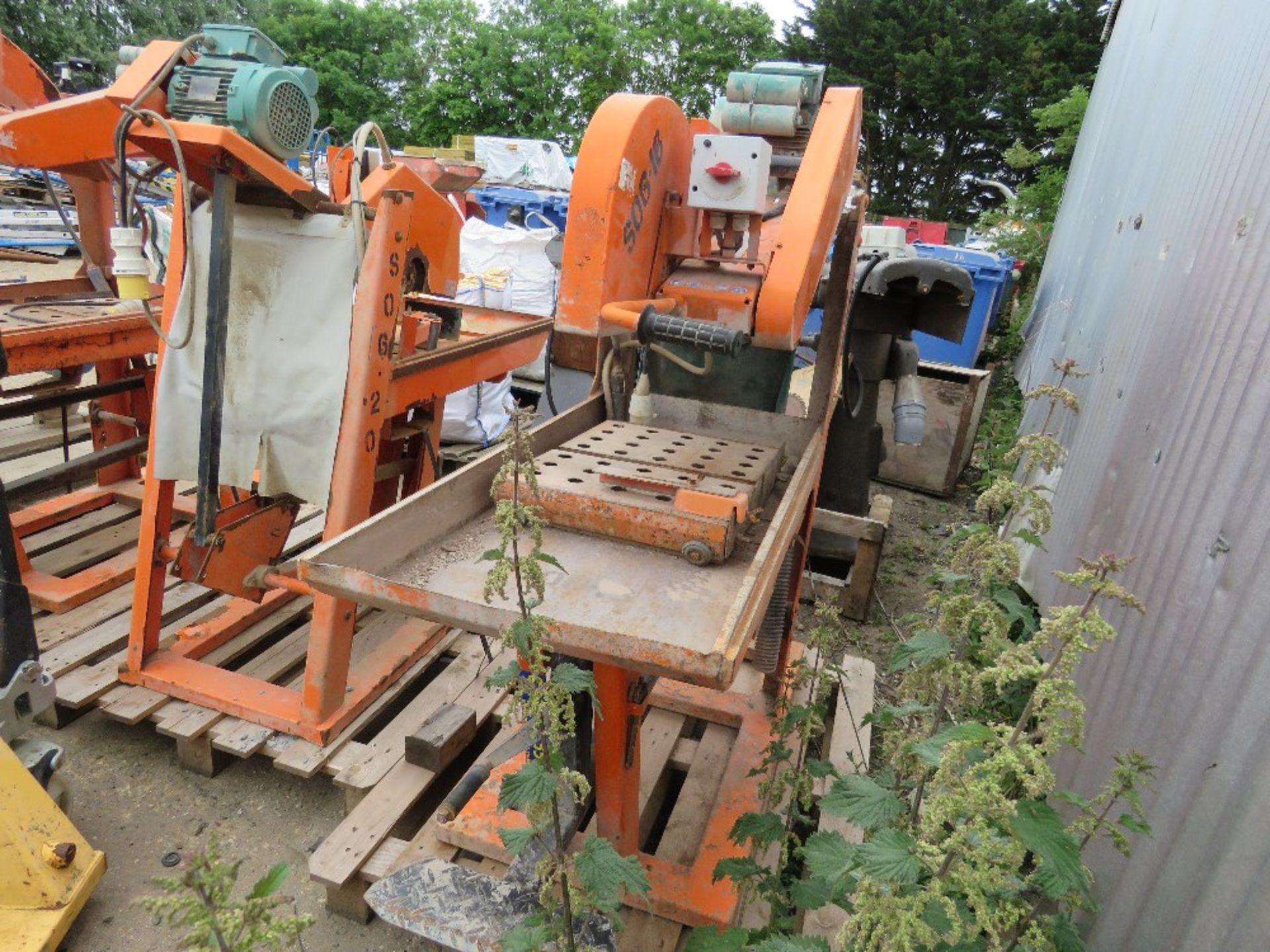 REDBAND 110 VOLT SLAB CUTTING SAWBENCH. - Image 2 of 5