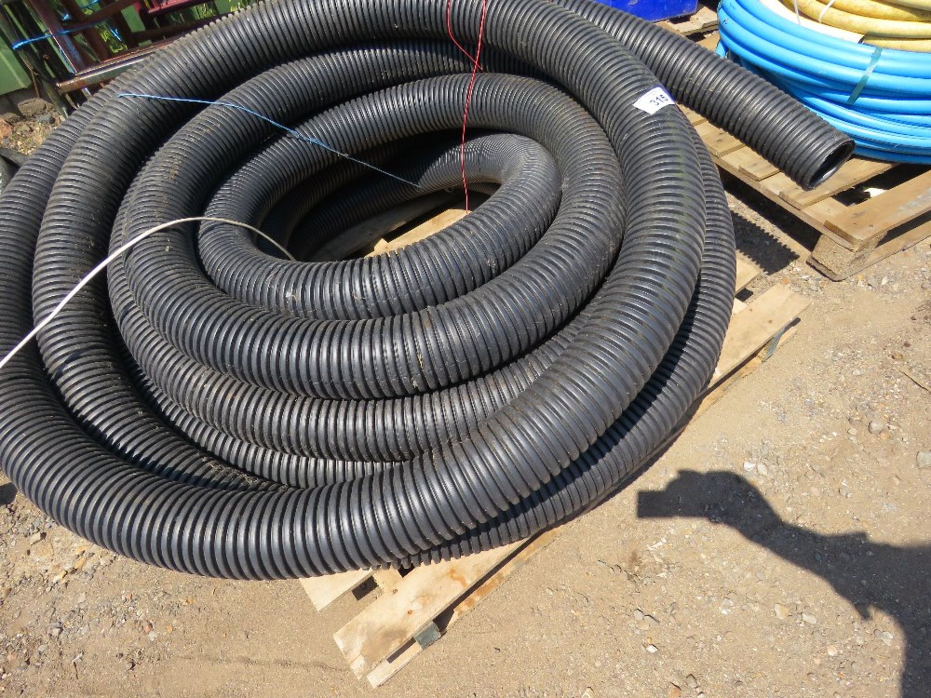 ROLL OF LAND DRAINAGE PIPE. THIS LOT IS SOLD UNDER THE AUCTIONEERS MARGIN SCHEME, THEREFORE NO VA - Image 2 of 2