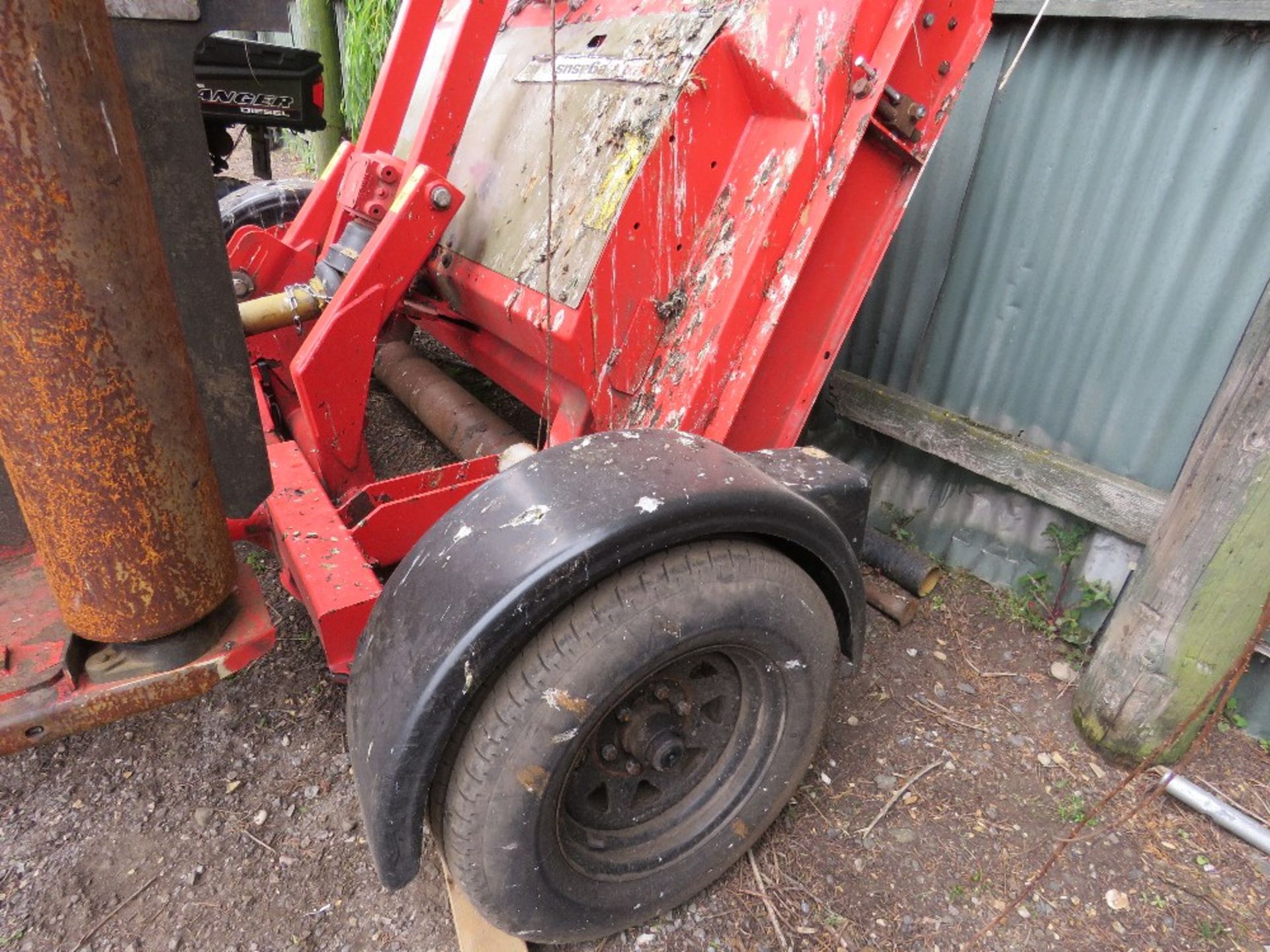 TRIMAX 728-610-400 BATWING TYPE ROLLER MOWER, YEAR 2017. PEGASUS S3 HEADS. NB: REQUIRES REPAIR TO CH - Image 6 of 13