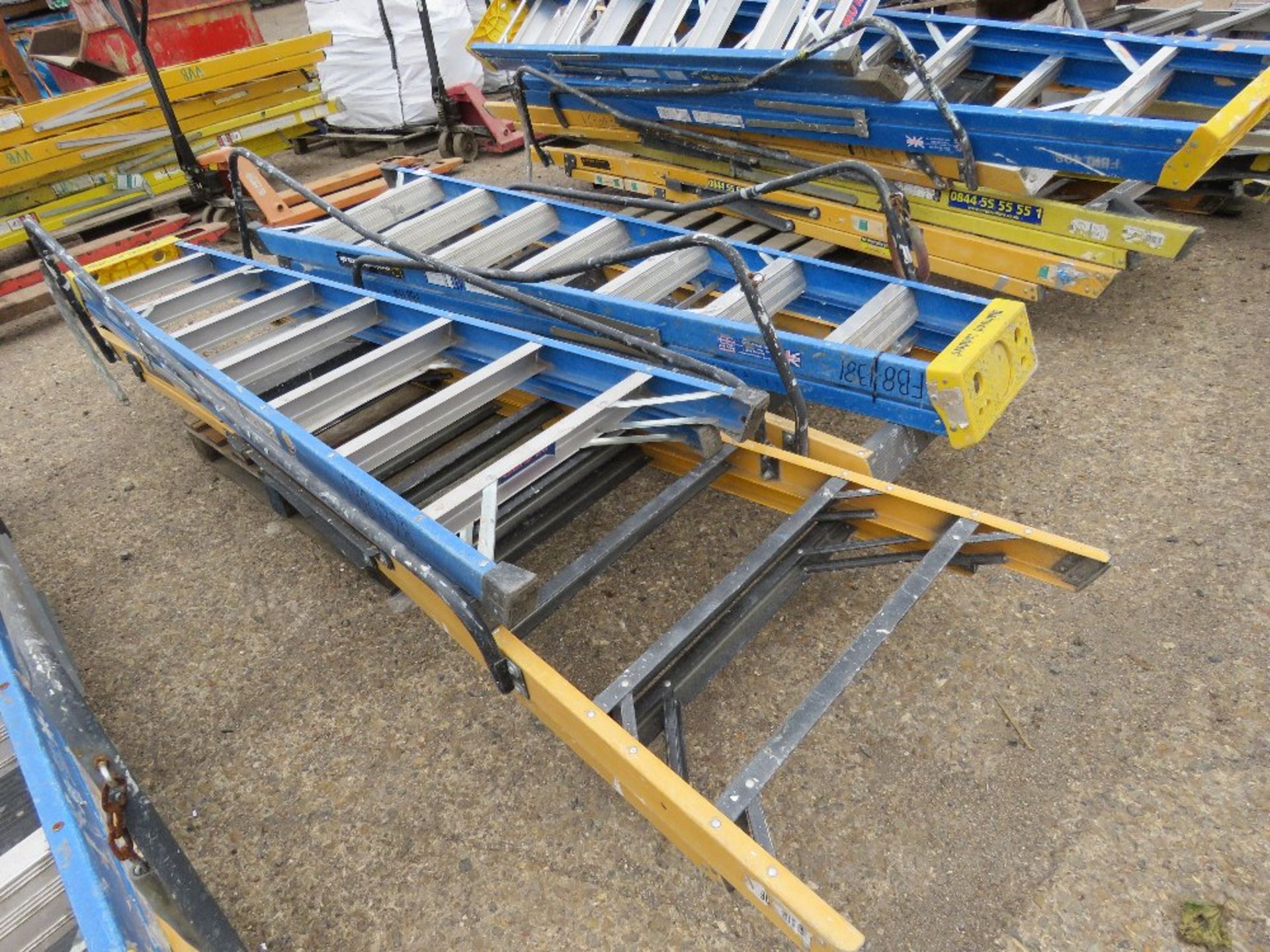 4NO GRP STEP LADDERS. - Image 3 of 6