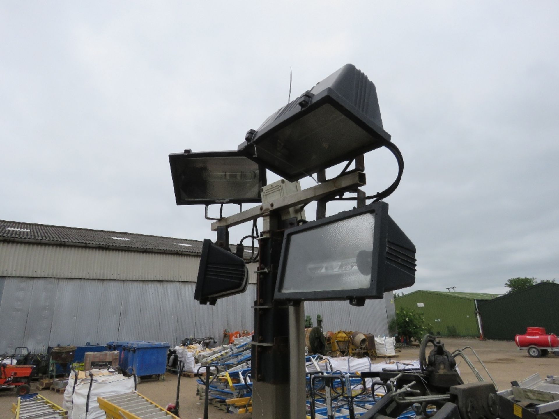 LINK TELESCOPIC MASTED TOWER LIGHT UNIT ON WHEELS, 240VOLT INPUT. - Image 5 of 10