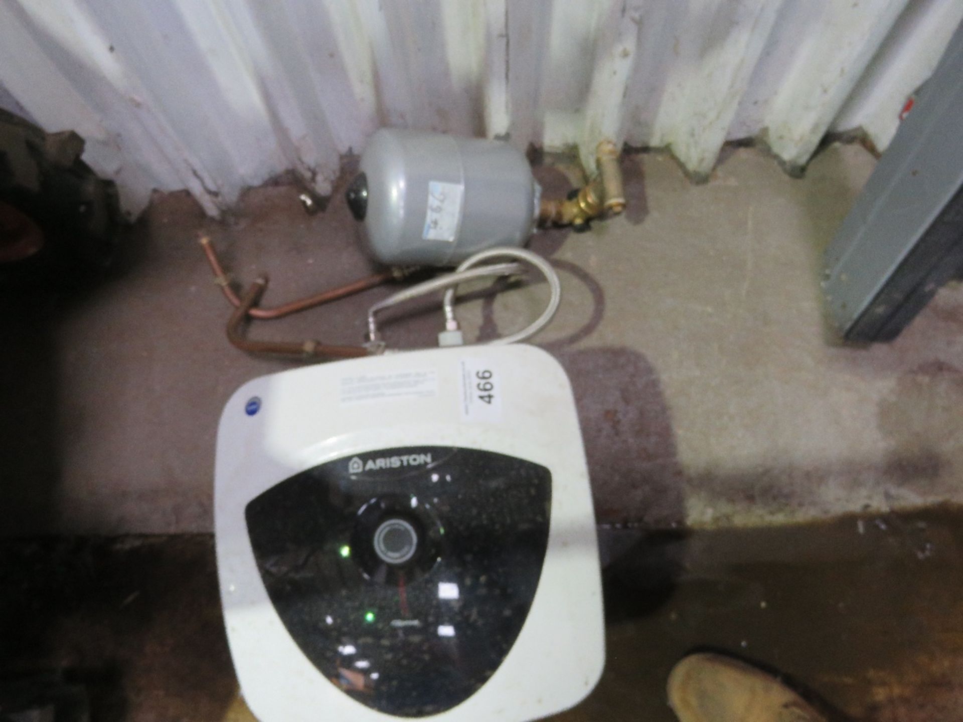 ARISTON WATER HEATER PLUS A PRESSURE VESSEL. - Image 2 of 2