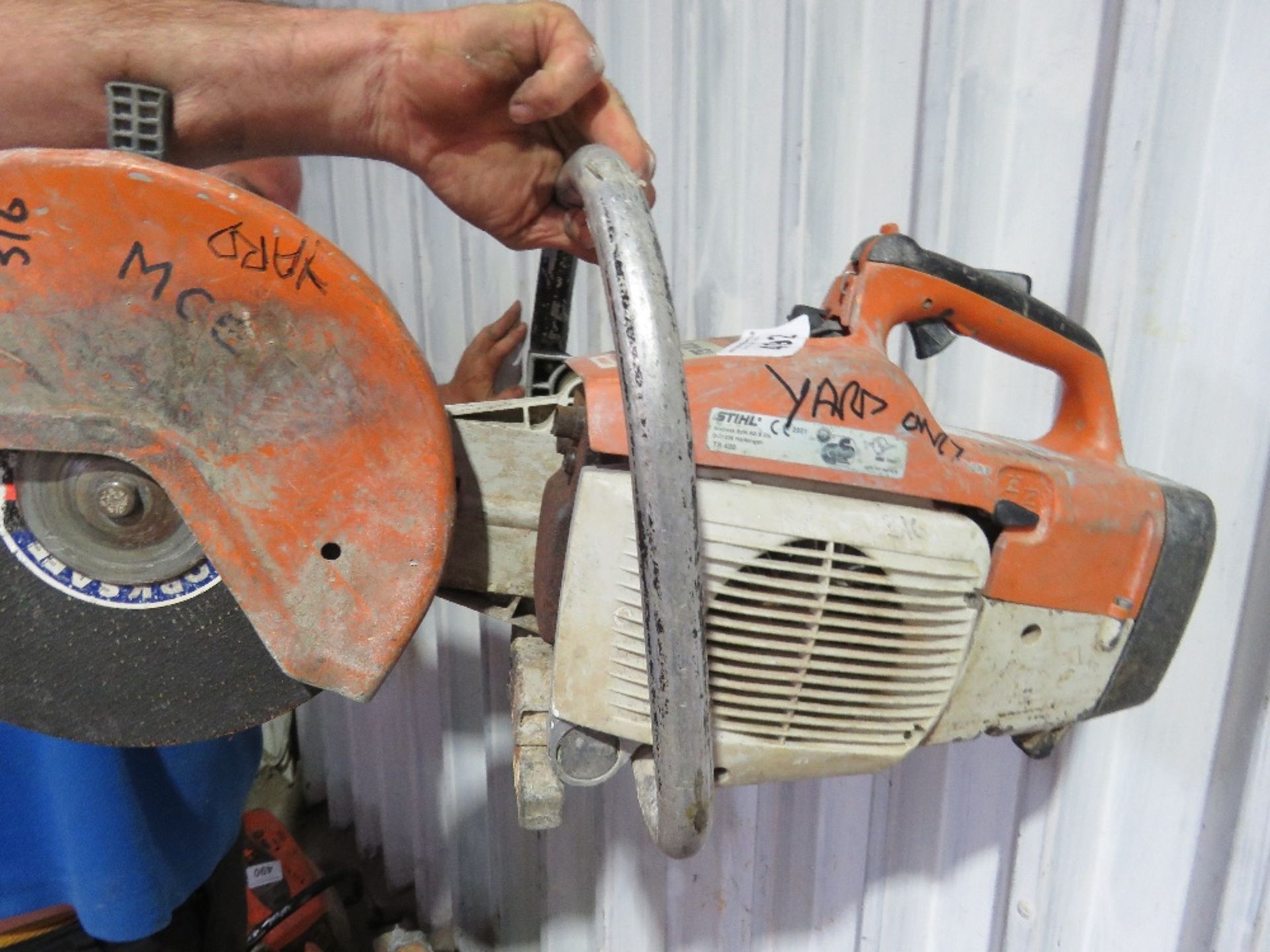 STIHL TS400 PETROL CUT OFF SAW. - Image 2 of 2