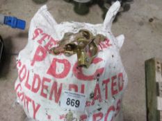 2 BAGS CONTAINING DOUBLE COUPLER SCAFFOLD CLIPS UNUSED, 50NO IN TOTAL.