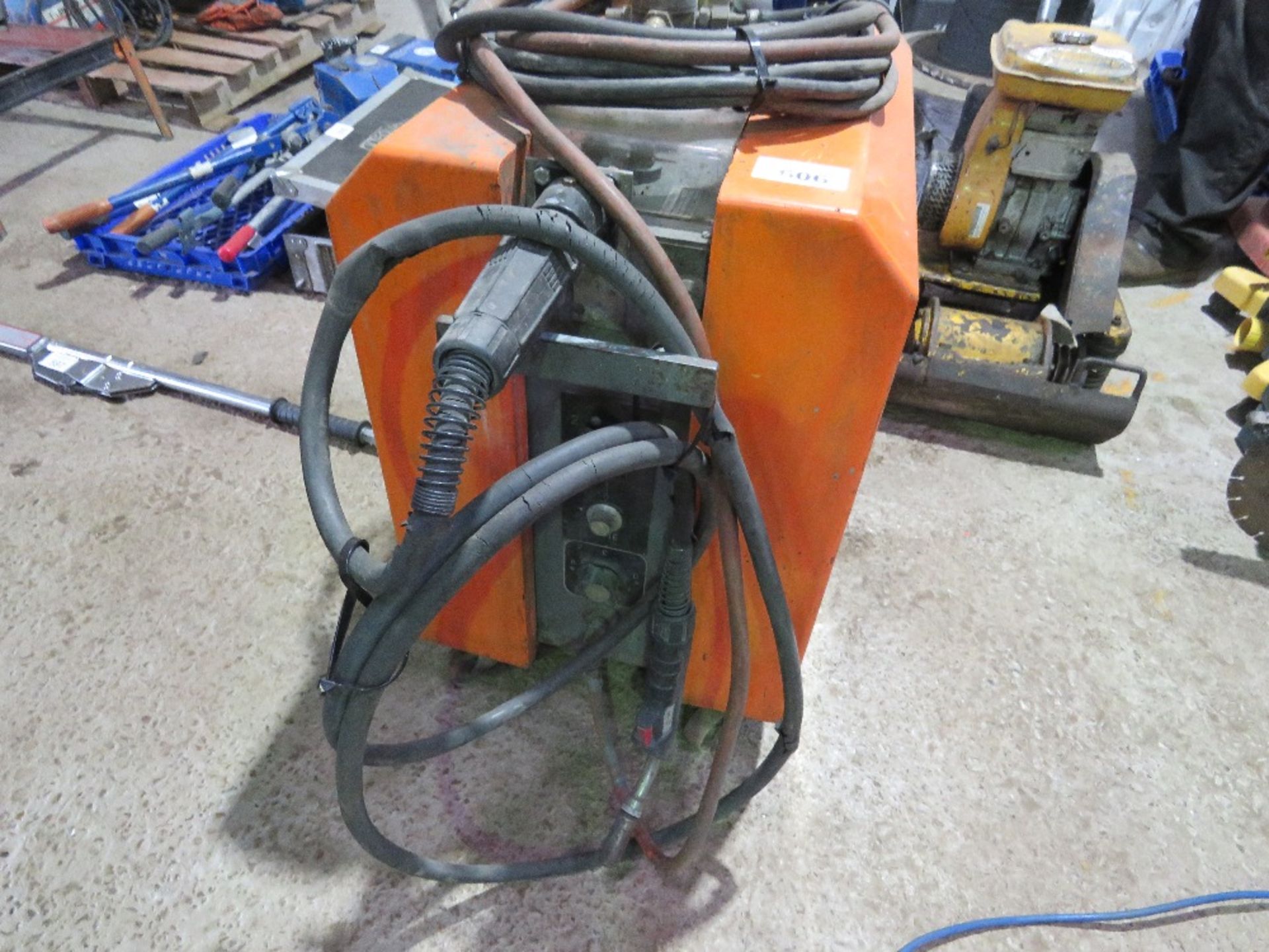 HEAVY DUTY WELDER, 240VOLT POWERED. THIS LOT IS SOLD UNDER THE AUCTIONEERS MARGIN SCHEME, THEREFO - Image 2 of 3