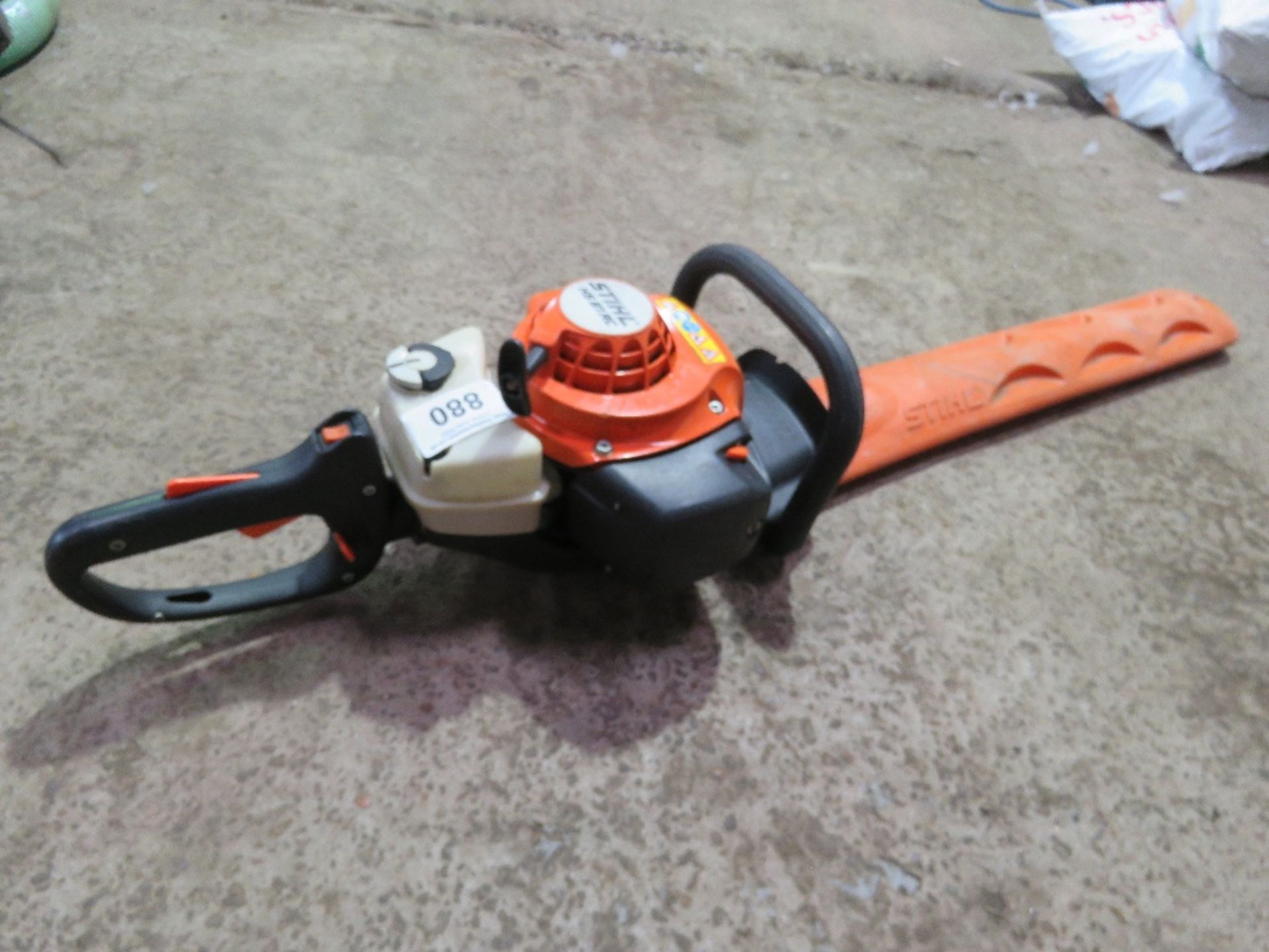 STIHL HS81RC PROFESSIONAL PETROL HEDGE CUTTER. - Image 2 of 5
