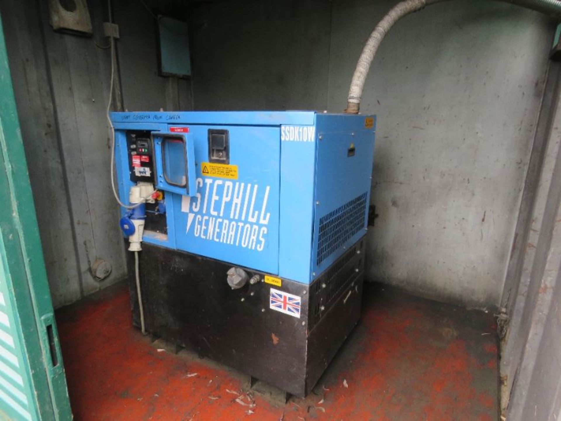 SECURE WELFARE CABIN, 32FT LENGTH X 10FT WIDTH APPROX WITH STEPHILL 10KVA GENERATOR - Image 6 of 18