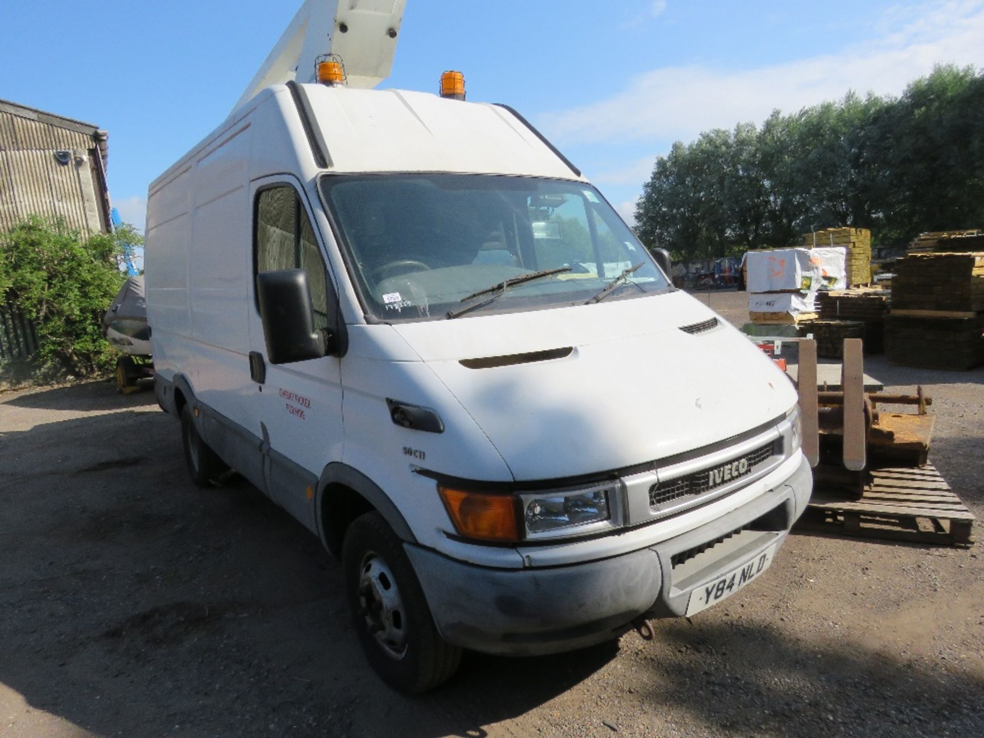 IVECO DAILY CHERRY PICKER VAN REG:Y84 NLD. WITH V5 AND PLATING CERTIFICATE, REGISTERED AS TOWER TRUC - Image 2 of 15