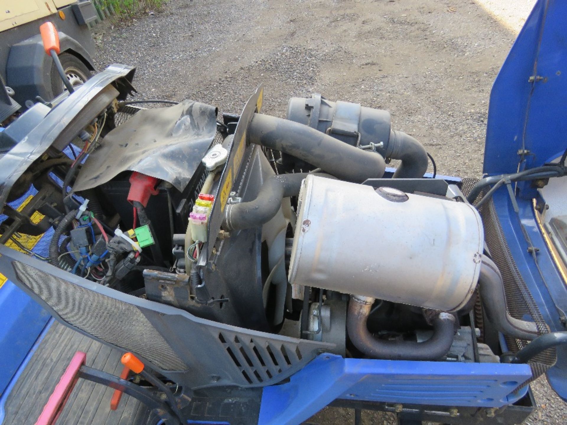 ISEKI SXG15 RIDE ON DIESEL LAWNMOWER WITH COLLECTOR. 531 REC HOURS. SN:H000816. WHEN TESTED WAS SEEN - Image 10 of 14