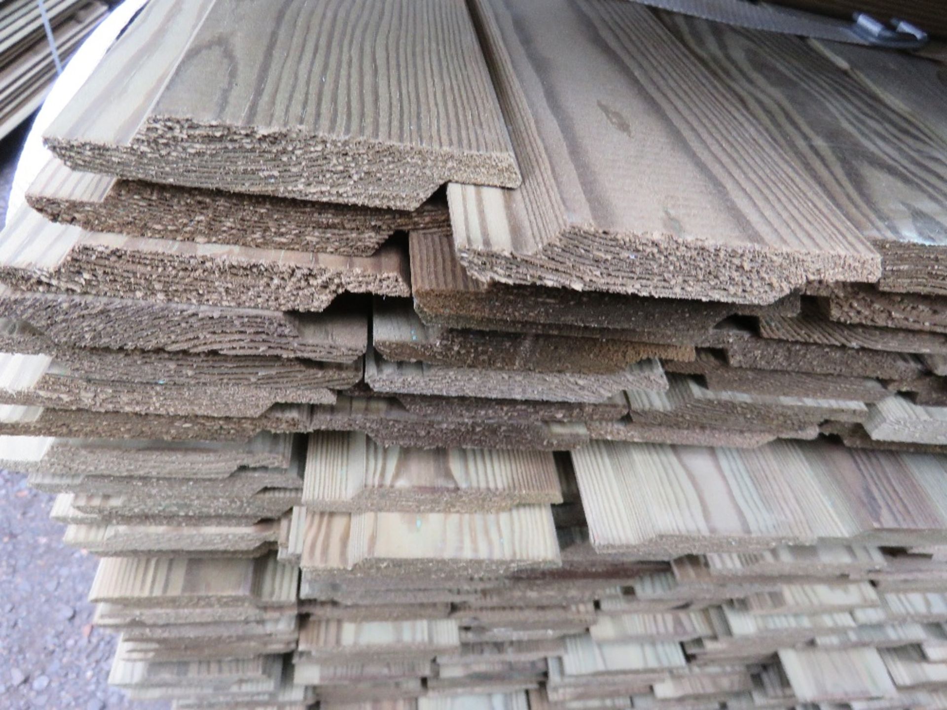 LARGE PACK OF PRESSURE TREATED SHIPLAP FENCE CLADDING TIMBER BOARDS. 1.83M LENGTH X 100MM WIDTH APPR - Image 3 of 4