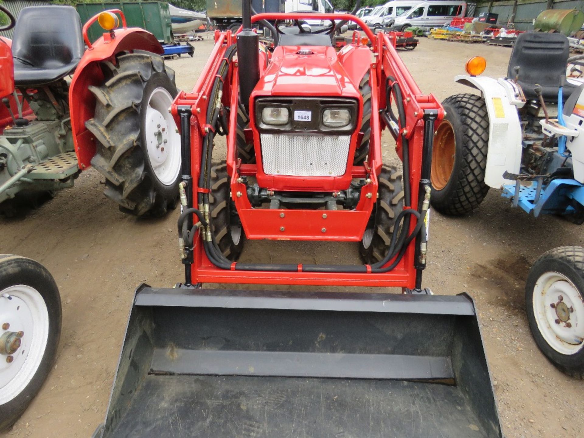 YANMAR YM1610D 4WD COMPACT AGRICULTURAL TRACTOR WITH REAR LINK ARMS AND UNUSED V2A FOREND LOADER WI - Image 2 of 9