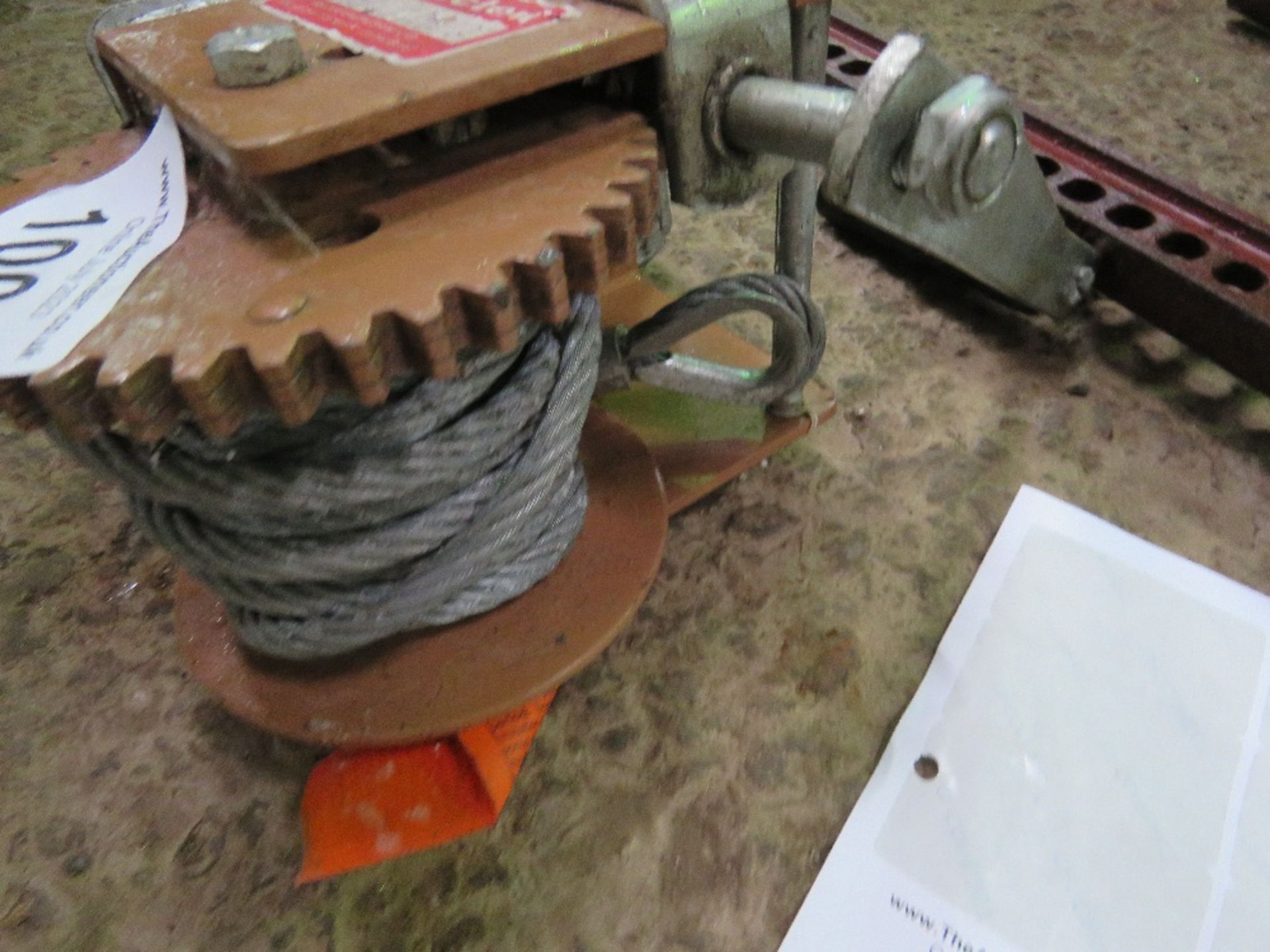 HEAVY DUTY BOAT WINCH, UNUSED. THIS LOT IS SOLD UNDER THE AUCTIONEERS MARGIN SCHEME, THEREFORE NO - Image 2 of 2