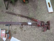 HEAVY DUTY RATCHET JACK. THIS LOT IS SOLD UNDER THE AUCTIONEERS MARGIN SCHEME, THEREFORE NO VAT W
