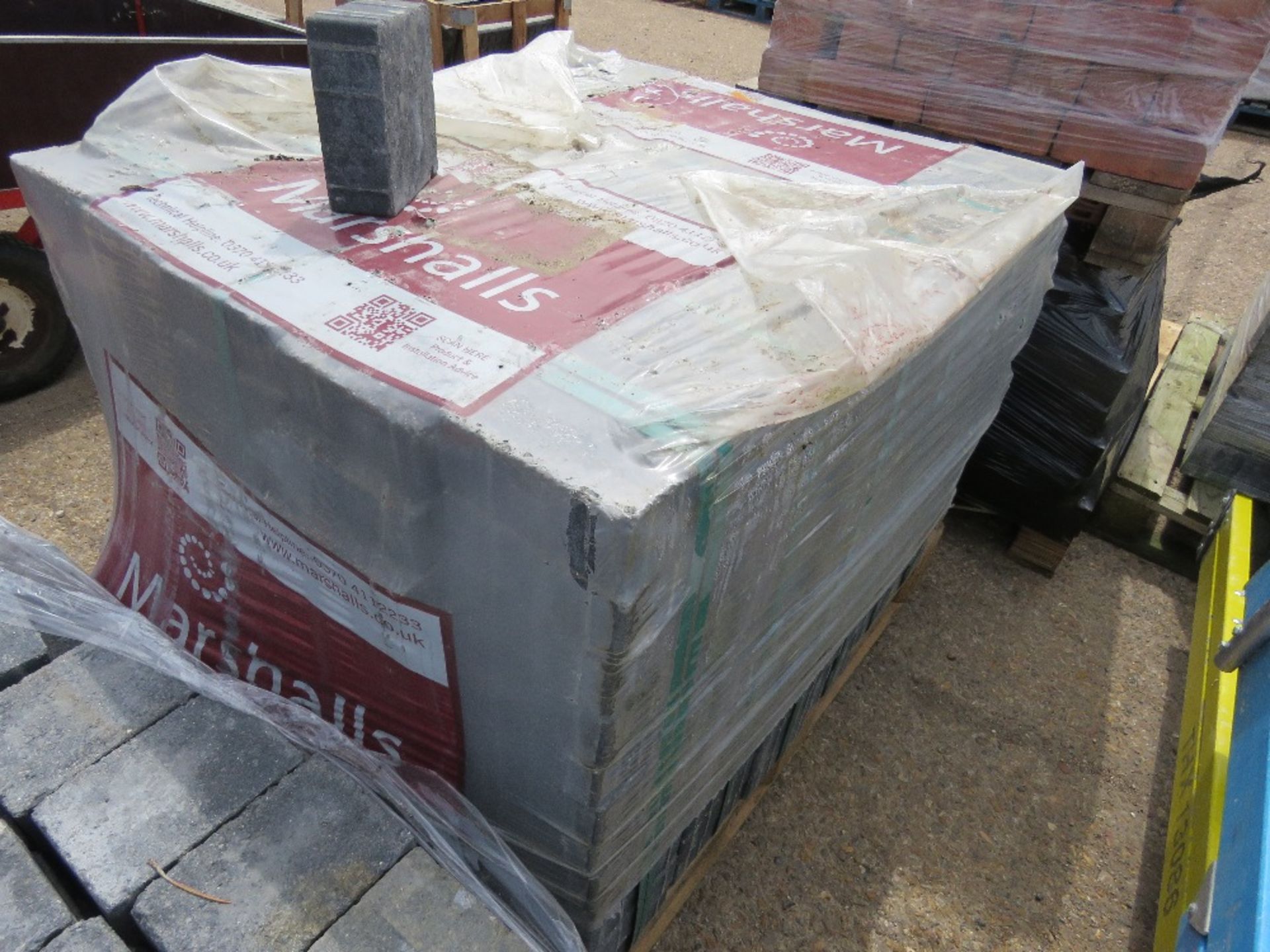 2 X PALLETS OF MARSHALL GREY PAVERS. - Image 9 of 11