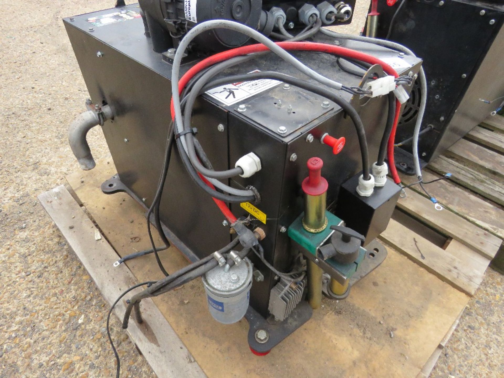HATZ DIESEL ENGINED PACKAGED GENERATOR SET WITH CONTROL UNIT, 3.1KW RATED OUTPUT. - Image 4 of 6