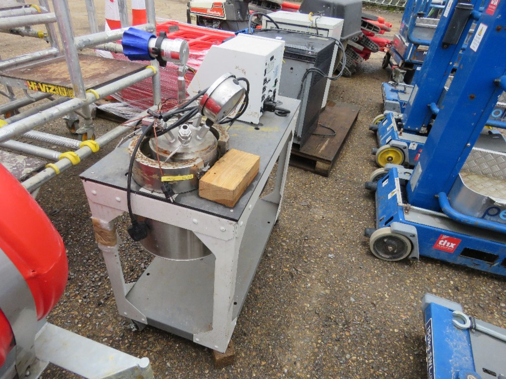 PRESSURE REACTOR TEST BENCH, SOURCED FROM COMPANY LIQUIDATION. - Image 3 of 5