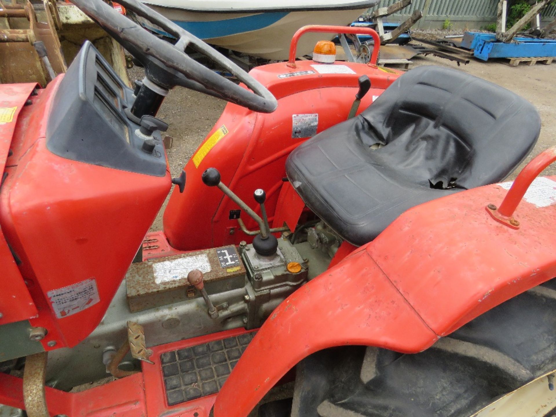 YANMAR YM1700BD 4WD COMPACT AGRICULTURAL TRACTOR WITH REAR LINK ARMS. WHEN TESTED WAS SEEN TO DRIVE, - Image 4 of 7