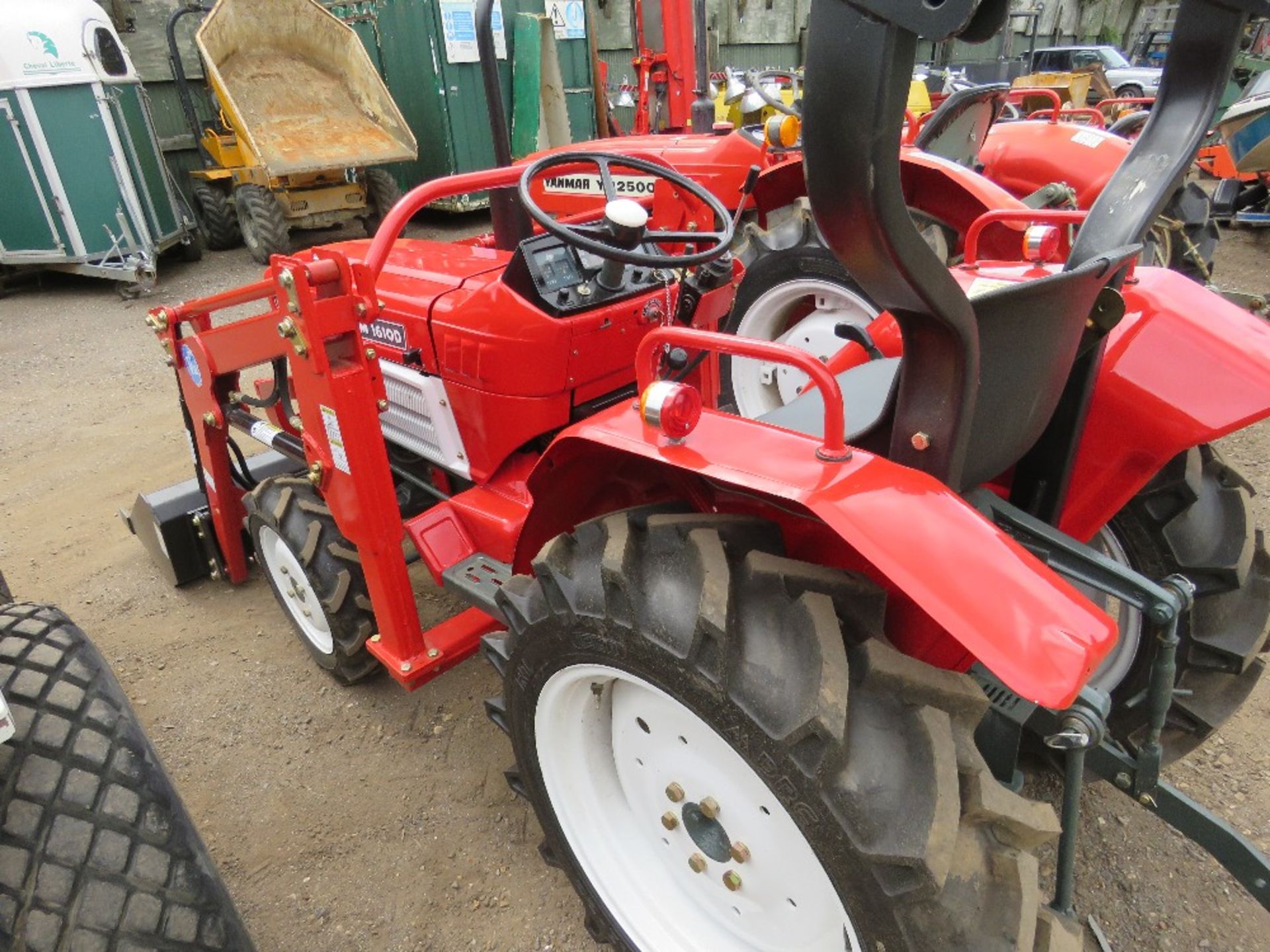 YANMAR YM1610D 4WD COMPACT AGRICULTURAL TRACTOR WITH REAR LINK ARMS AND UNUSED V2A FOREND LOADER WI - Image 6 of 9