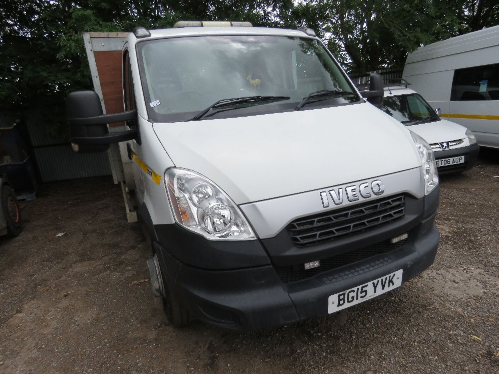 IVECO 70C17 TYPE 7000KG RATED TIPPER TRUCK REG:BG15 YVK WITH V5. 63,954 REC MILES. DIRECT FROM LOCAL - Image 2 of 33