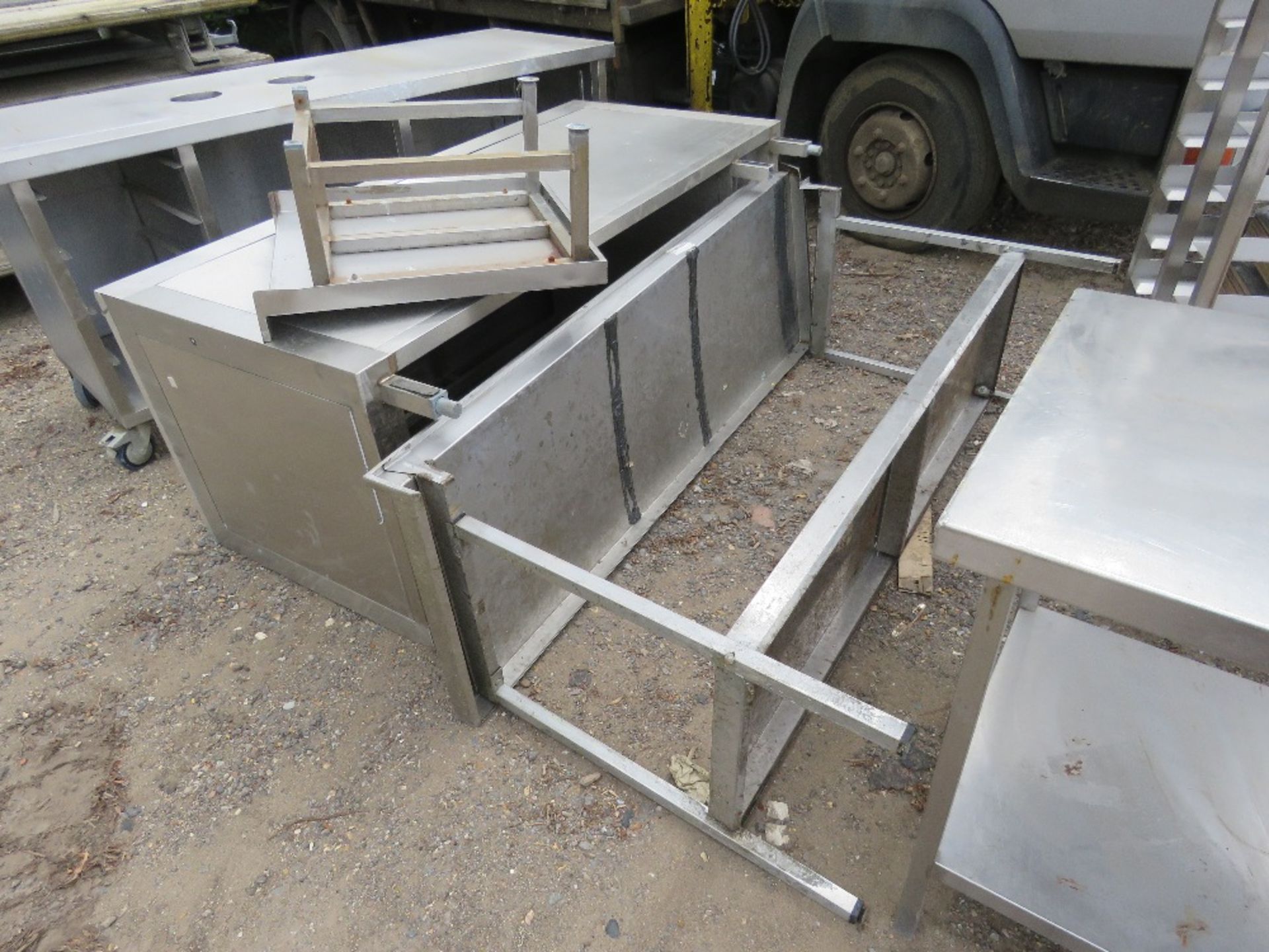 LARGE QUANTITY OF STAINLESS STEEL CATERING WORKTOPS ETC. THIS LOT IS SOLD UNDER THE AUCTIONEERS M - Image 6 of 9