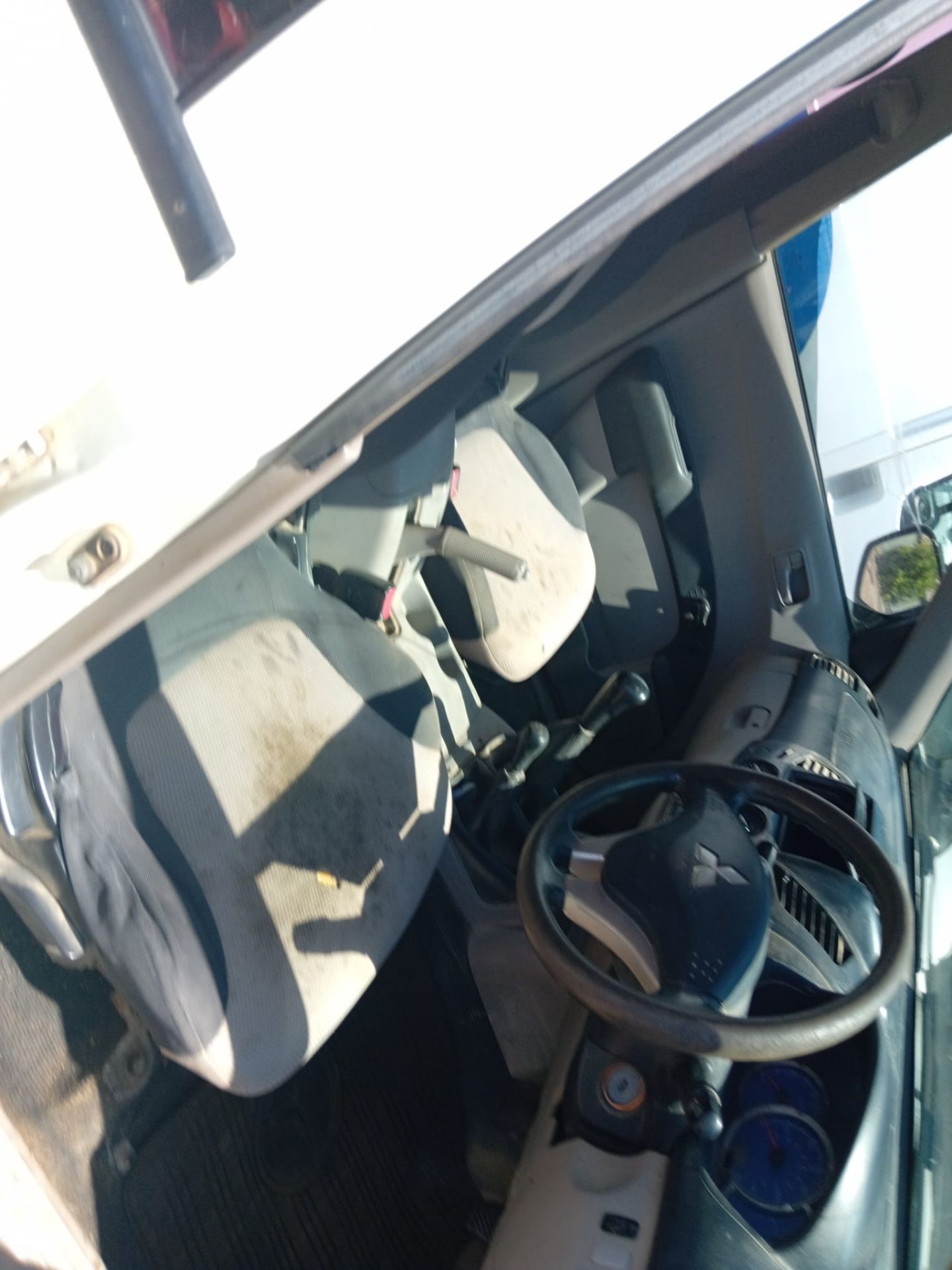 BID INCREMENT NOW £50 MITSUBISHI L200 4WD PICKUP TRUCK REG:DN06 XNZ - Image 8 of 13