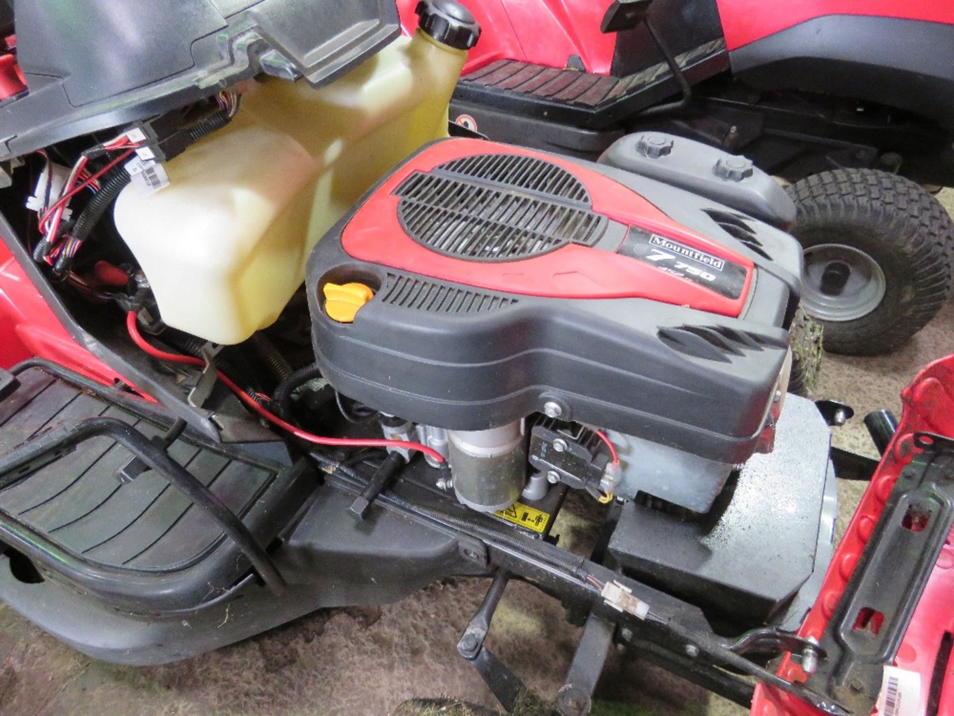 MOUNTFIELD 1530H RIDE ON HYDRASTATIC DRIVE MOWER, NO COLLECTOR. WHEN TESTED BY POWER STRAIGHT TO THE - Image 10 of 10